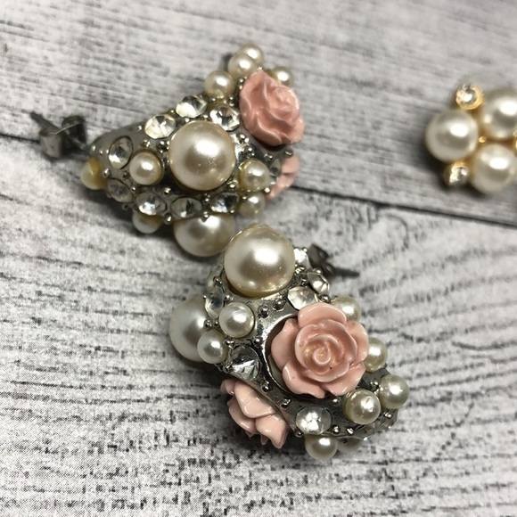 Vintage/retro faux pearl statement glam costume earrings - Picture 3 of 8